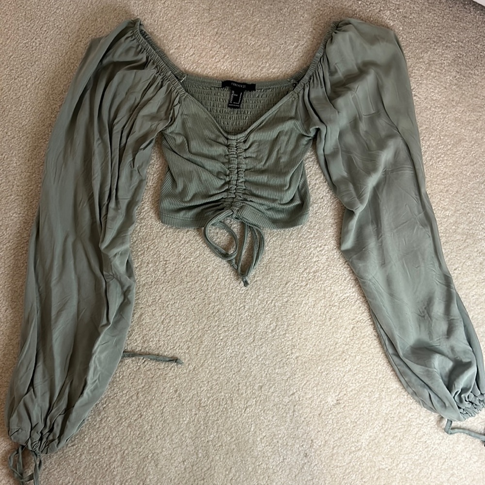 Forever 21 long sleeves shirt cropped